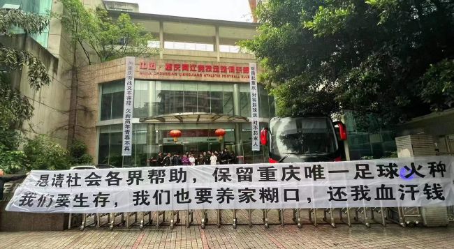 百货商店21岁女职员